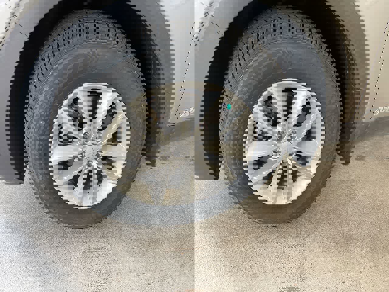 Used 2018 Kia Sorento LX image 10