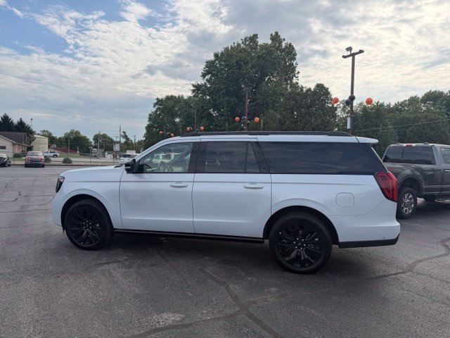 Used 2025 Ford Expedition Max Platinum w/ Stealth Appearance Package AWD/4WD image 16