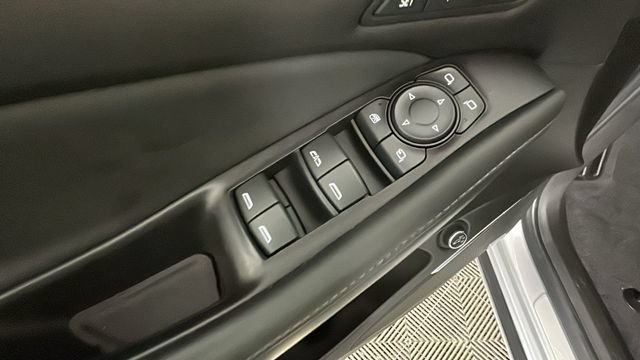 Used 2022 Buick Enclave Avenir w/ Avenir Technology Package AWD/4WD image 10