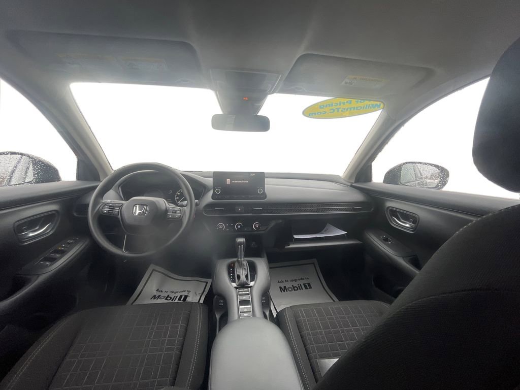 Used 2025 Honda HR-V LX image 12