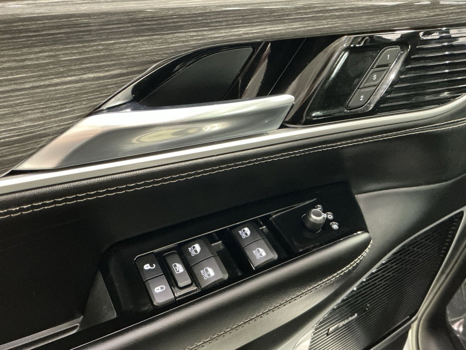 Used 2022 Jeep Wagoneer Series III w/ Premium Group I image 23