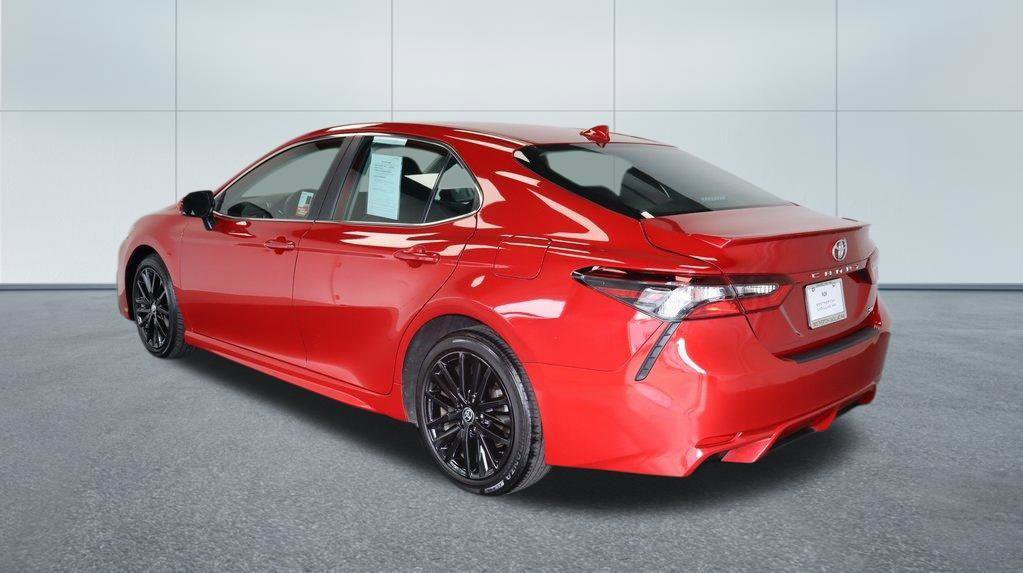 Used 2024 Toyota Camry SE w/ Cold Weather Package FWD image 3