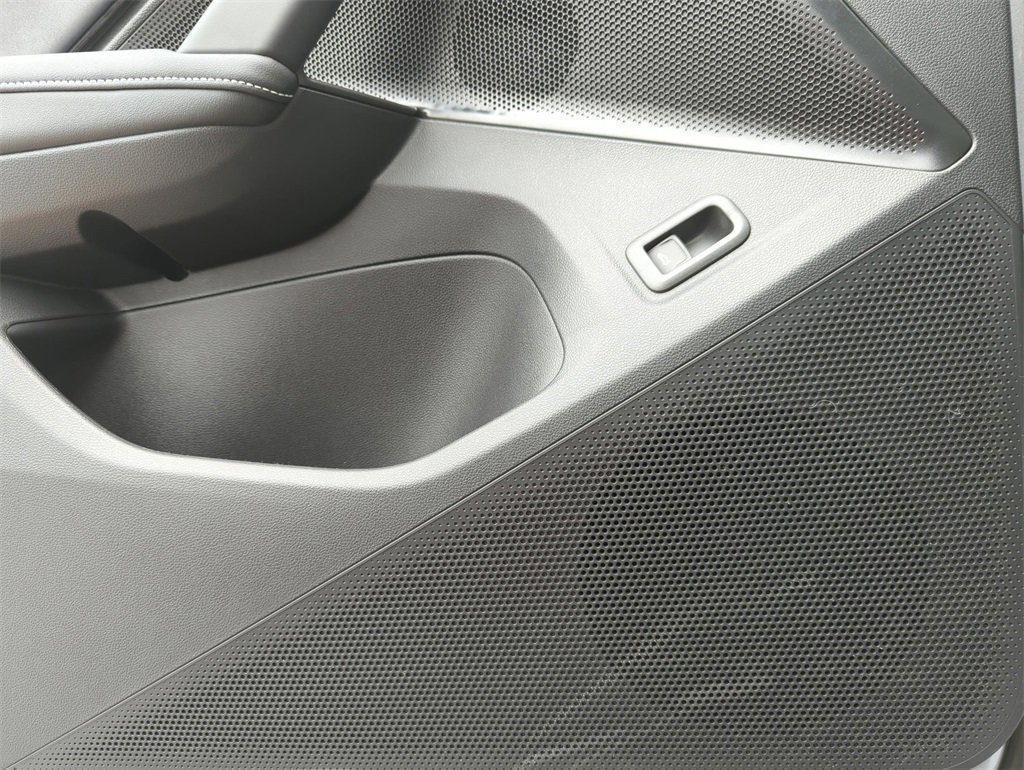 New 2026 Volkswagen Tiguan SE image 41