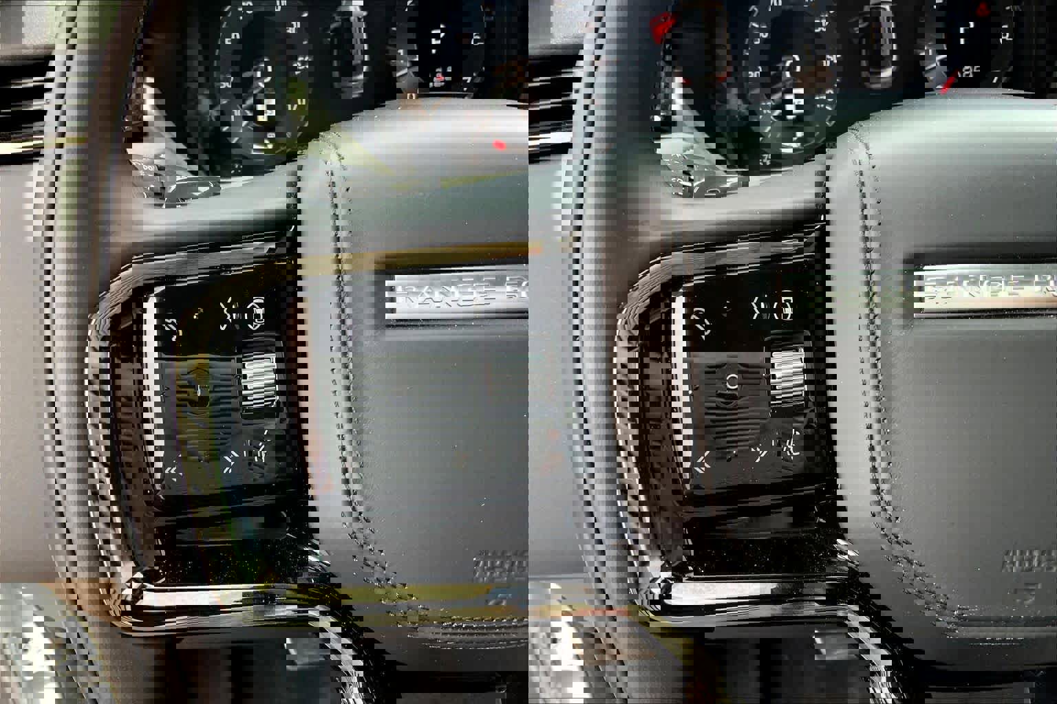 Used 2025 Land Rover Range Rover Velar Dynamic SE image 21