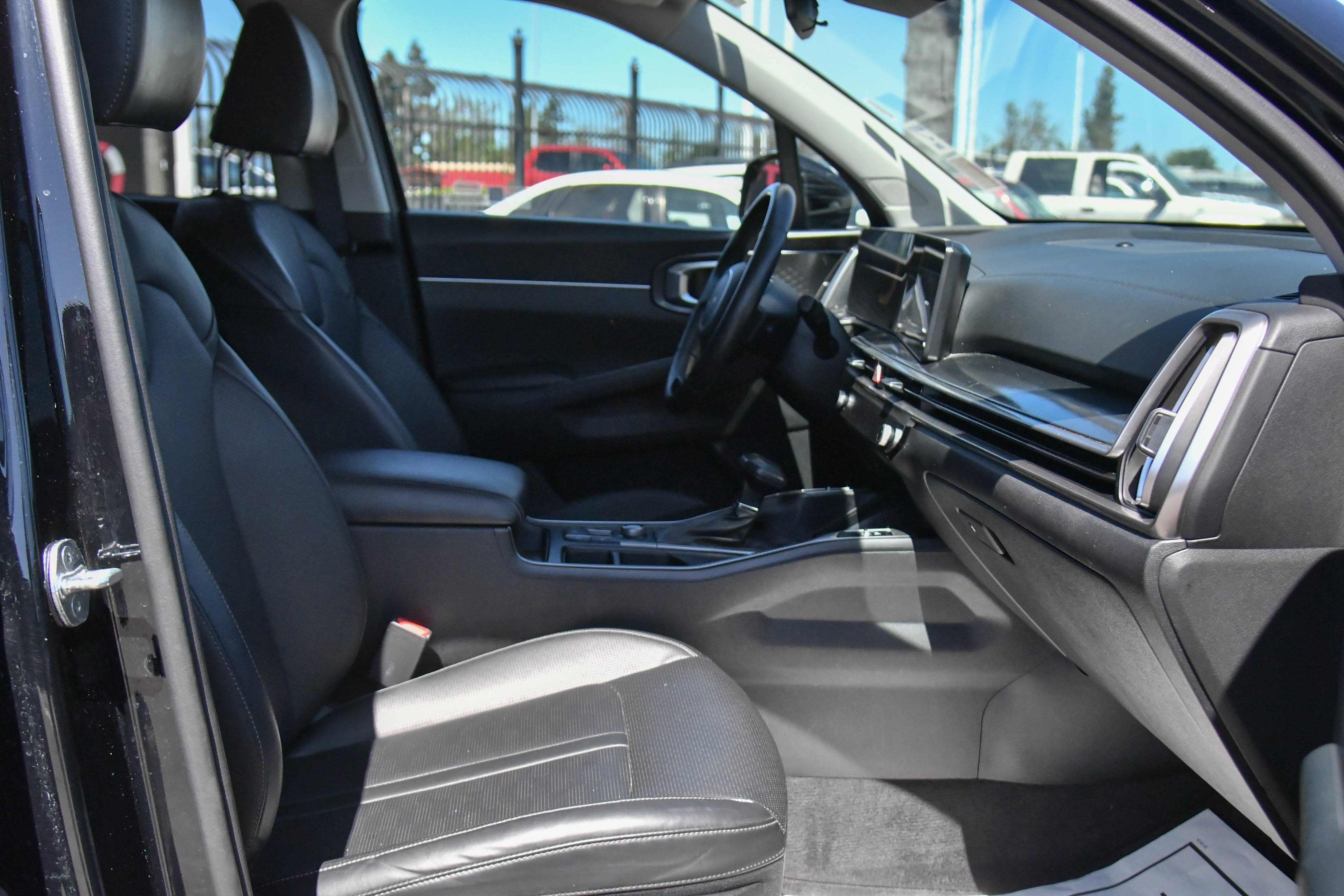 Used 2024 Kia Sorento S image 50