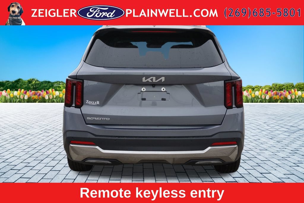 Used 2024 Kia Sorento S FWD image 4