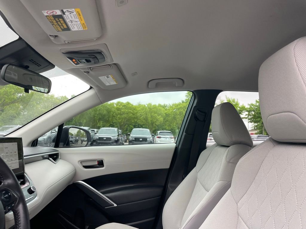 Used 2023 Toyota Corolla Cross LE FWD image 29