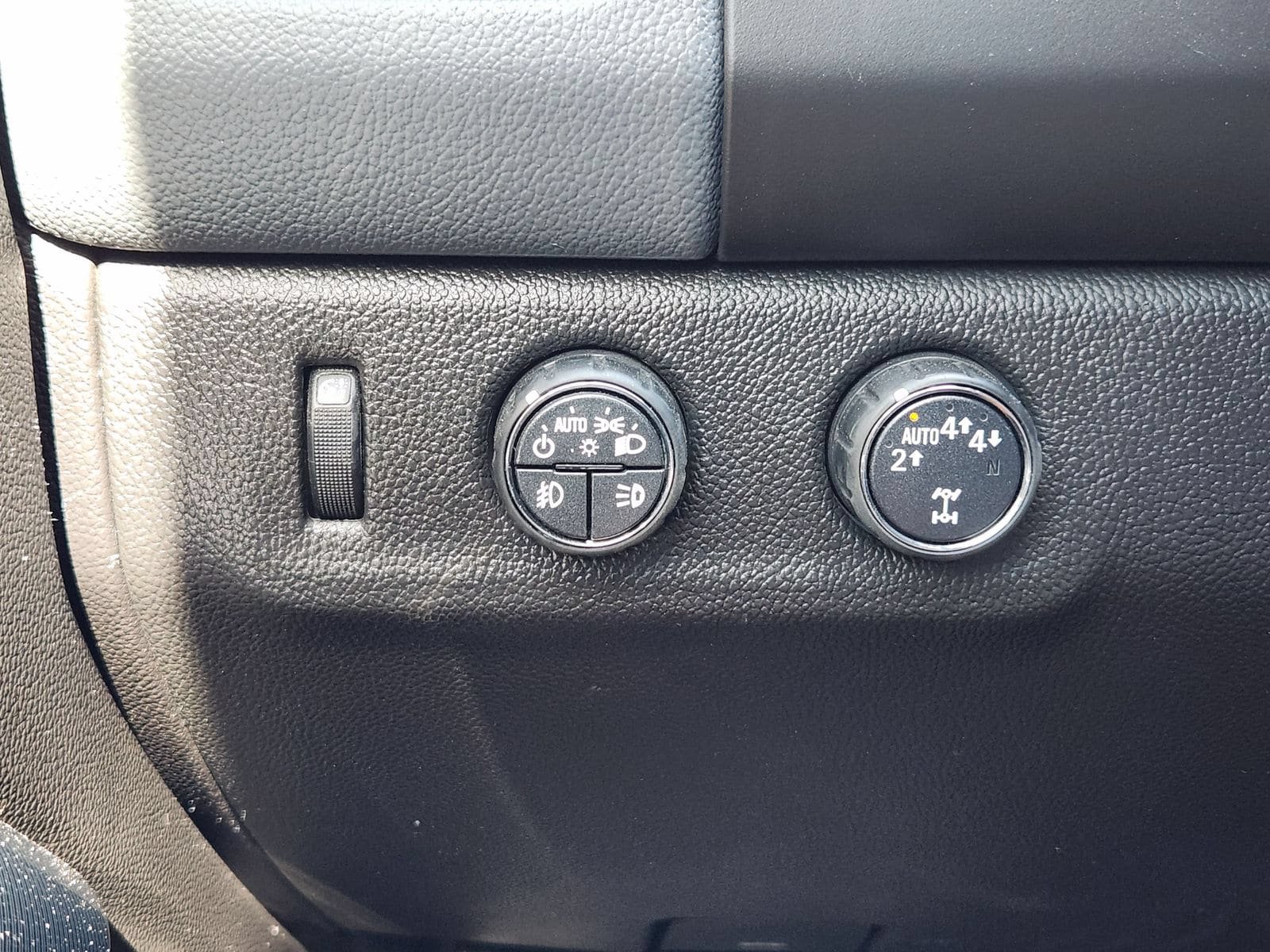 Used 2017 Chevrolet Colorado Z71 AWD/4WD image 29