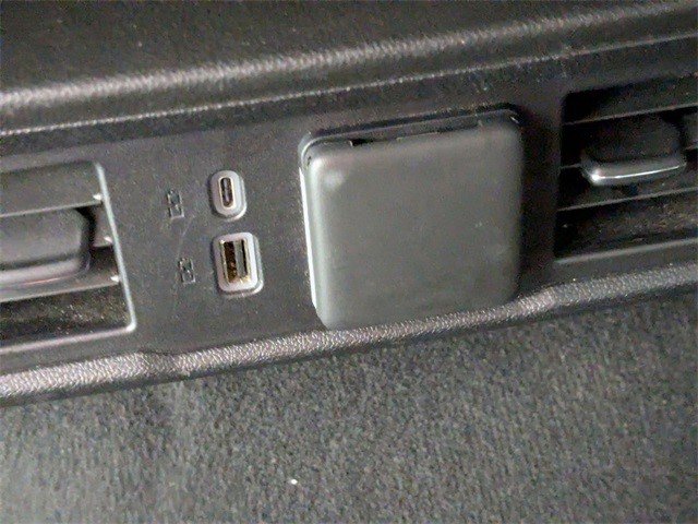 Used 2024 GMC Sierra 1500 SLT image 23