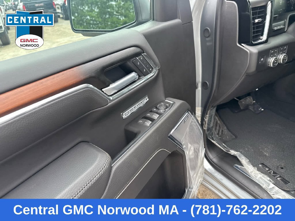 New 2026 GMC Sierra 1500 Denali w/ Technology Package AWD/4WD image 13