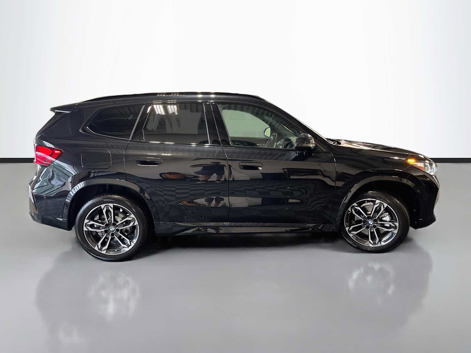 New 2027 BMW X1 xDrive28i AWD/4WD image 7