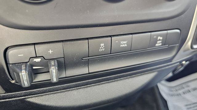 Used 2016 RAM 2500 SLT w/ Protection Group AWD/4WD image 18
