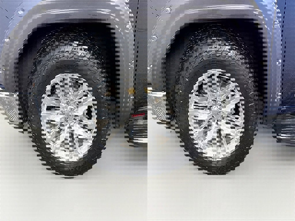 Used 2020 GMC Sierra 1500 SLT w/ SLT Premium Package image 25