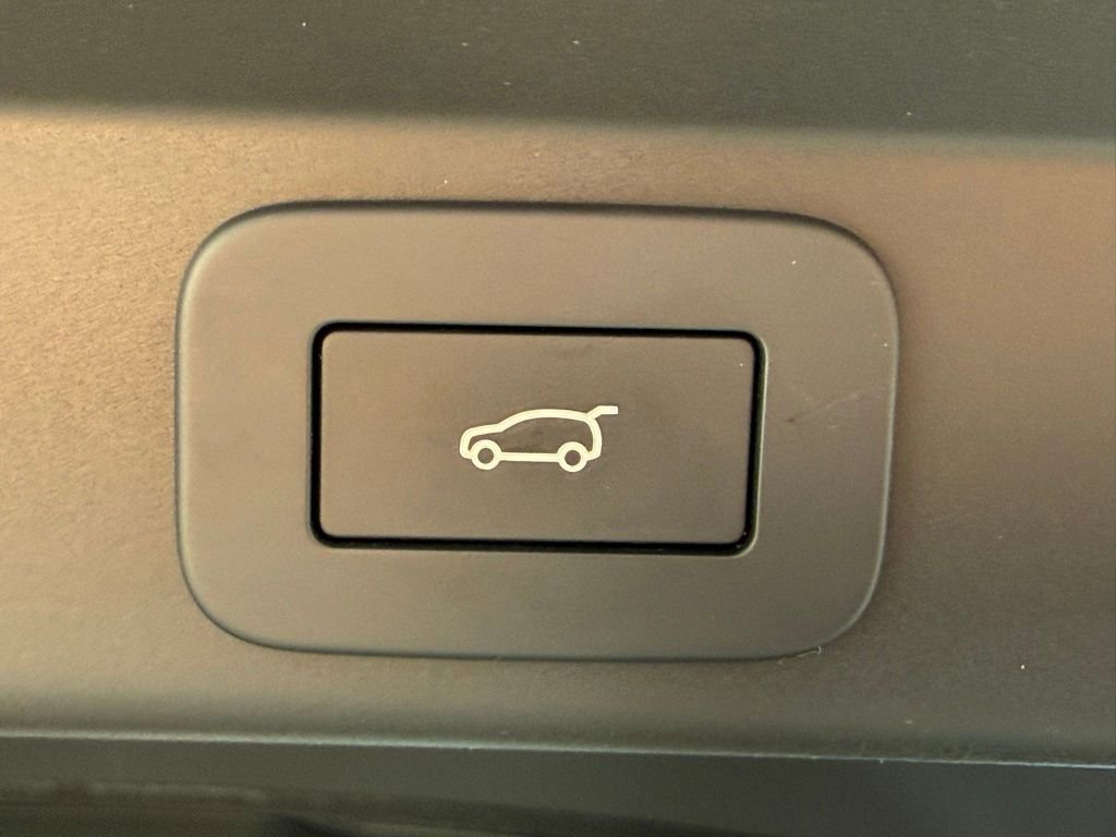 Used 2024 Land Rover Range Rover Sport SE image 15