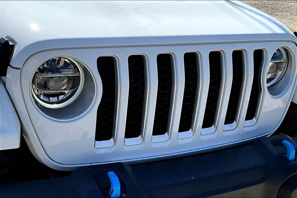 Used 2022 Jeep Wrangler Unlimited Sahara image 35