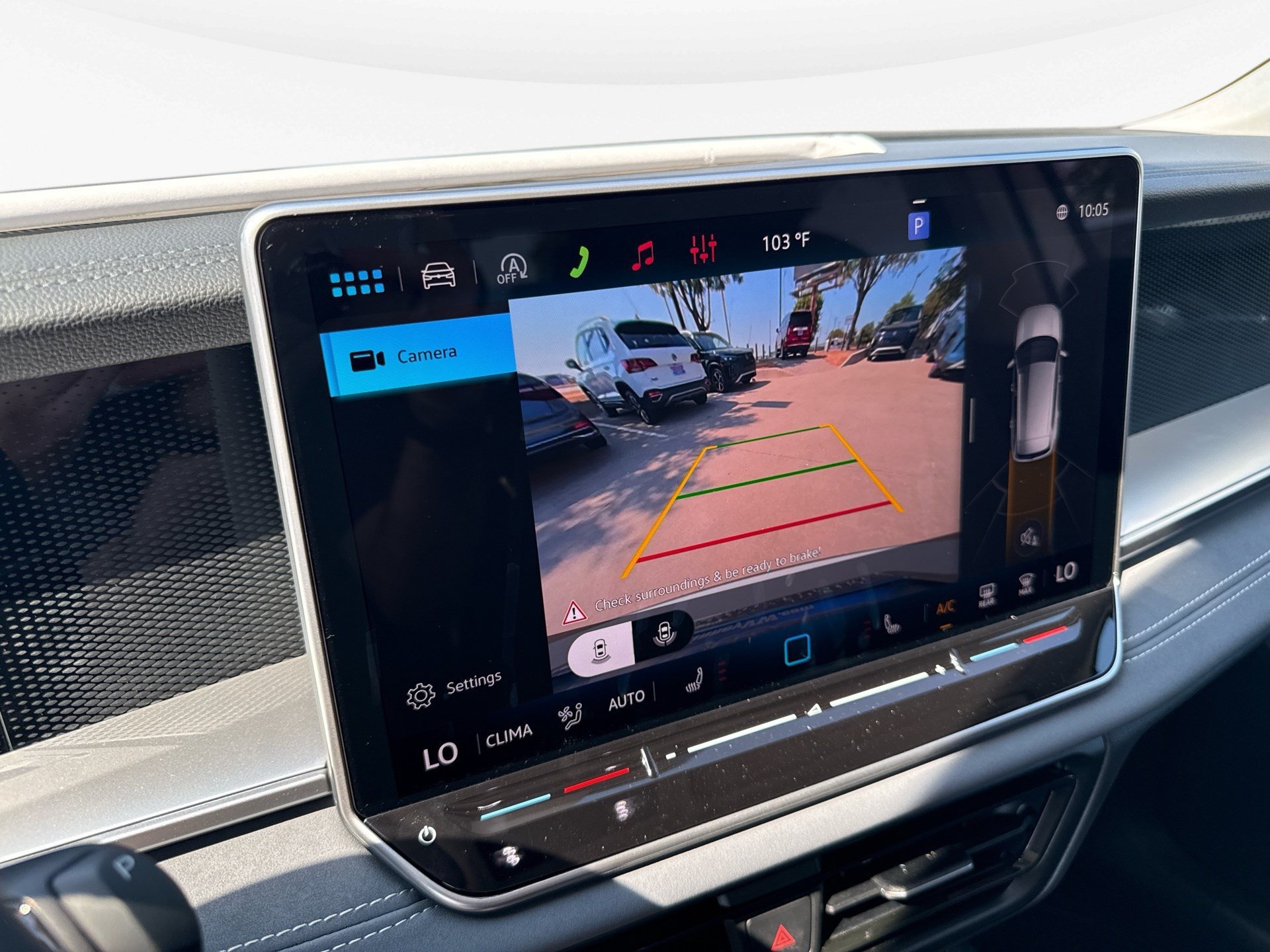 New 2026 Volkswagen Tiguan SE FWD image 23