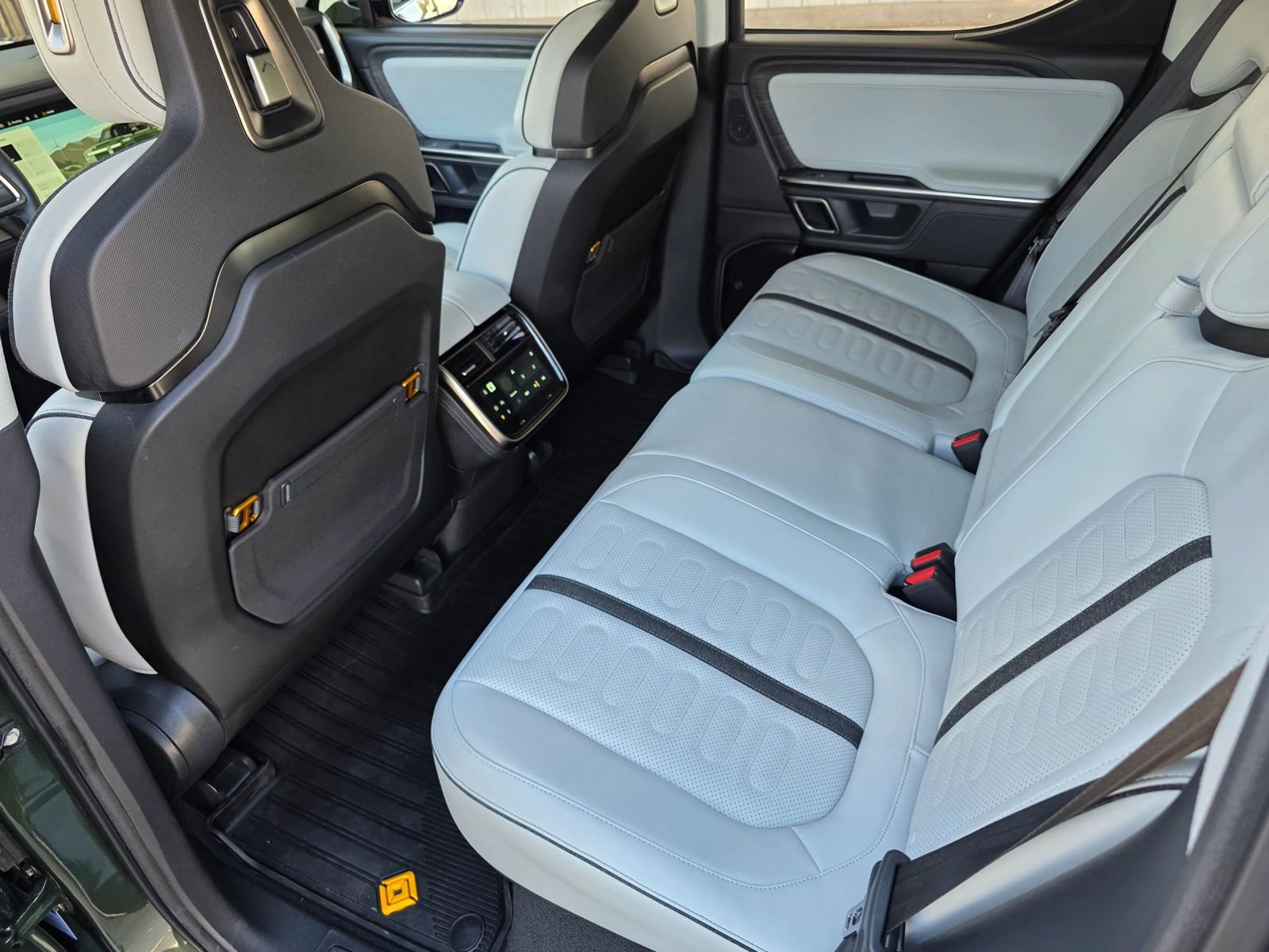 Used 2024 Rivian R1T Adventure AWD/4WD image 33