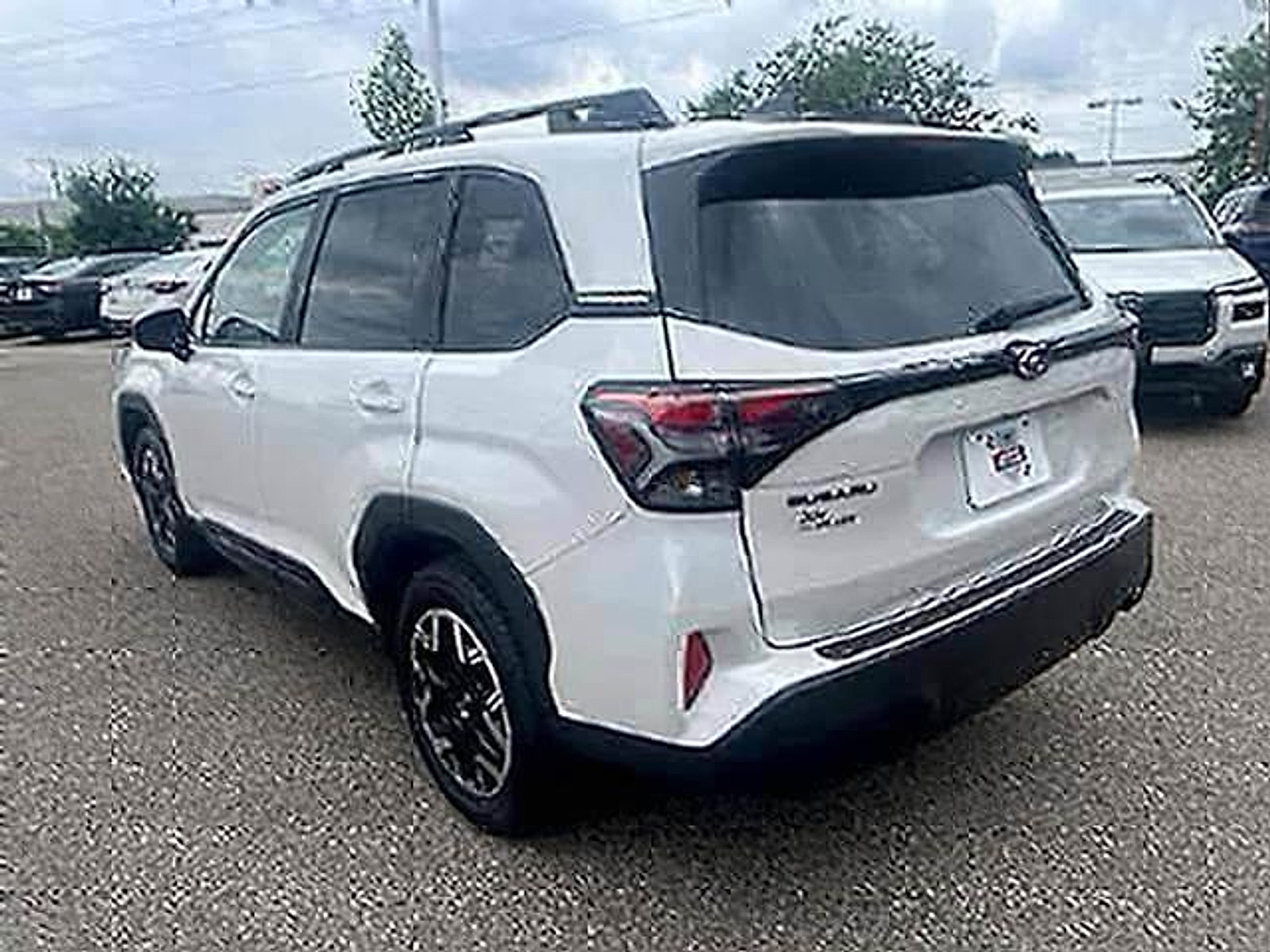 Certified 2025 Subaru Forester Premium w/ Convenience Package #1 AWD/4WD image 4