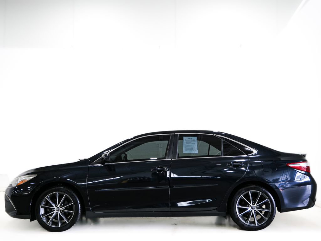Used 2015 Toyota Camry XSE w/ Moonroof Package image 6