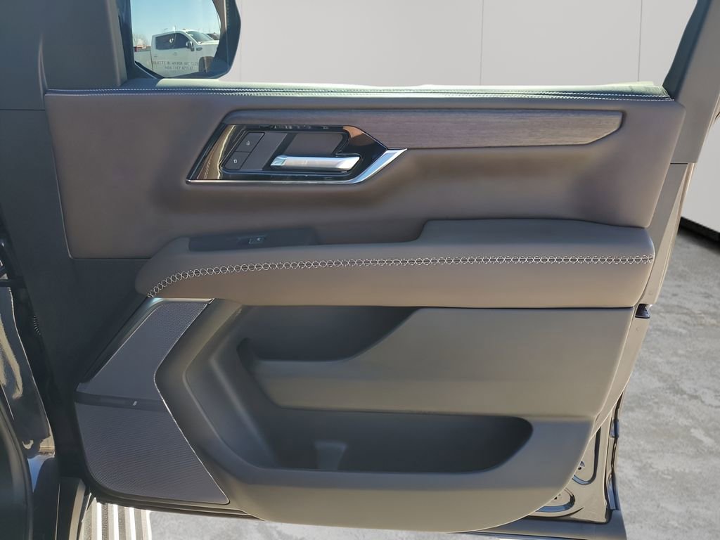Used 2025 GMC Yukon XL Denali Ultimate image 13