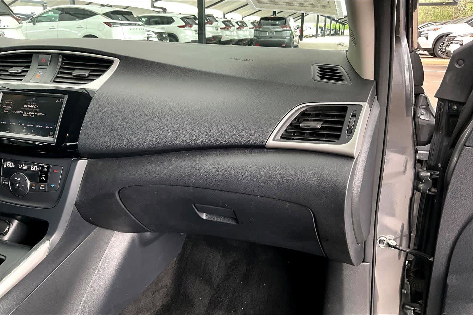 Used 2019 Nissan Sentra SV FWD image 18
