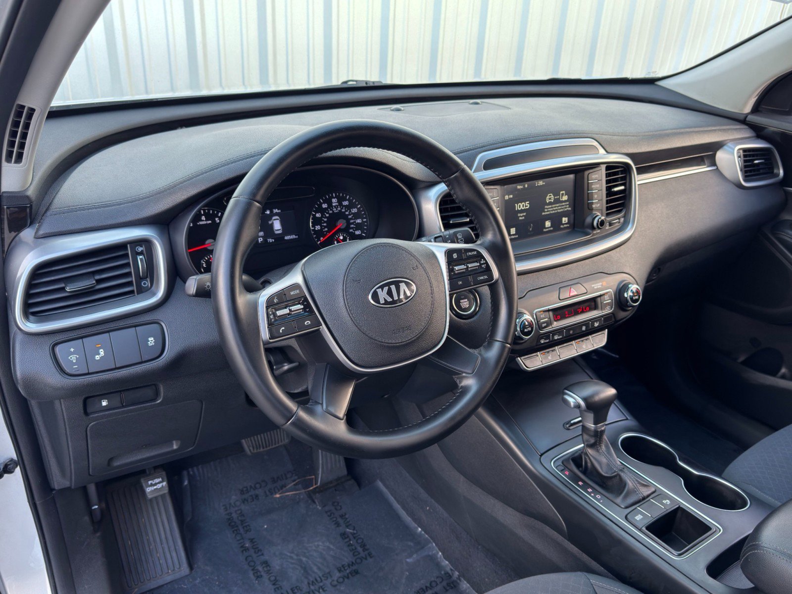 Used 2020 Kia Sorento S image 12