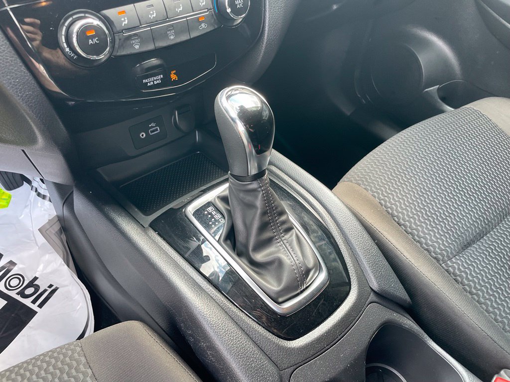 Used 2022 Nissan Rogue Sport S FWD image 17