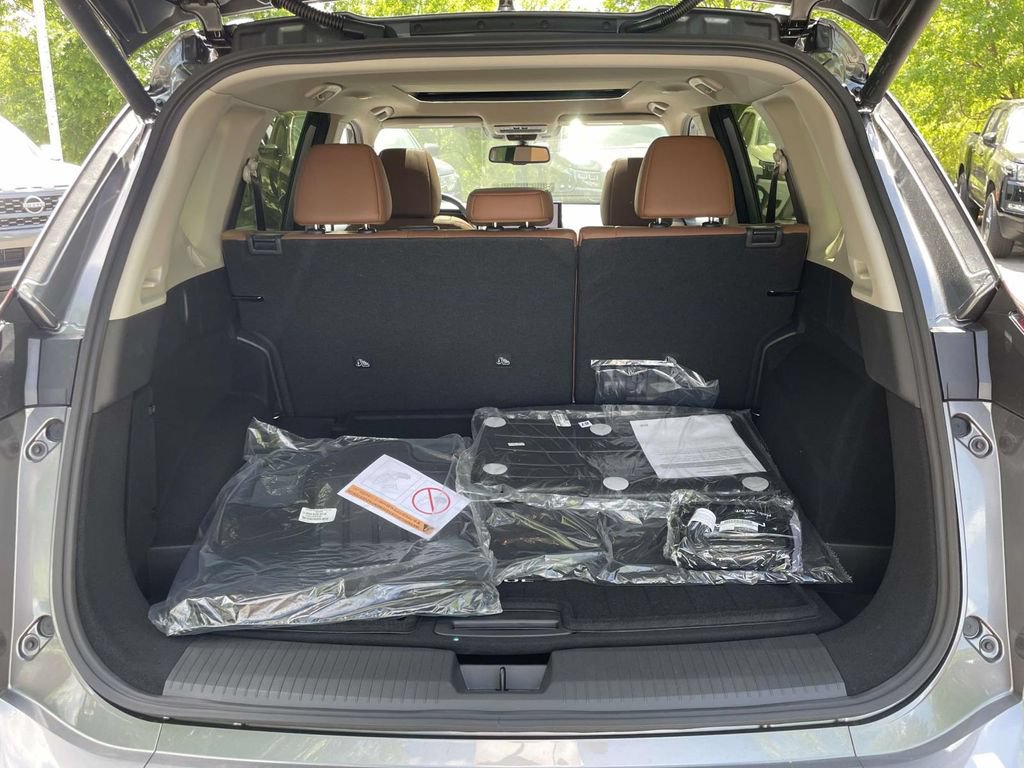 New 2026 Nissan Rogue Platinum AWD/4WD image 9