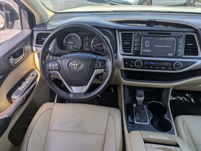 Used 2014 Toyota Highlander XLE FWD image 19