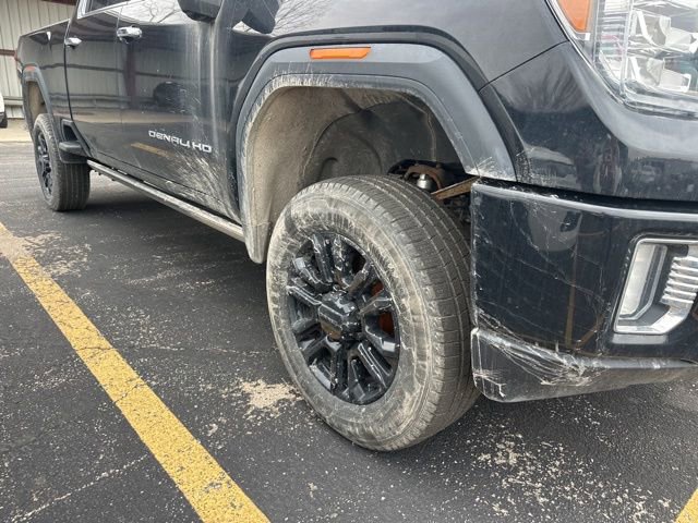 Used 2023 GMC Sierra 2500 Denali w/ Denali Black Diamond Edition image 3