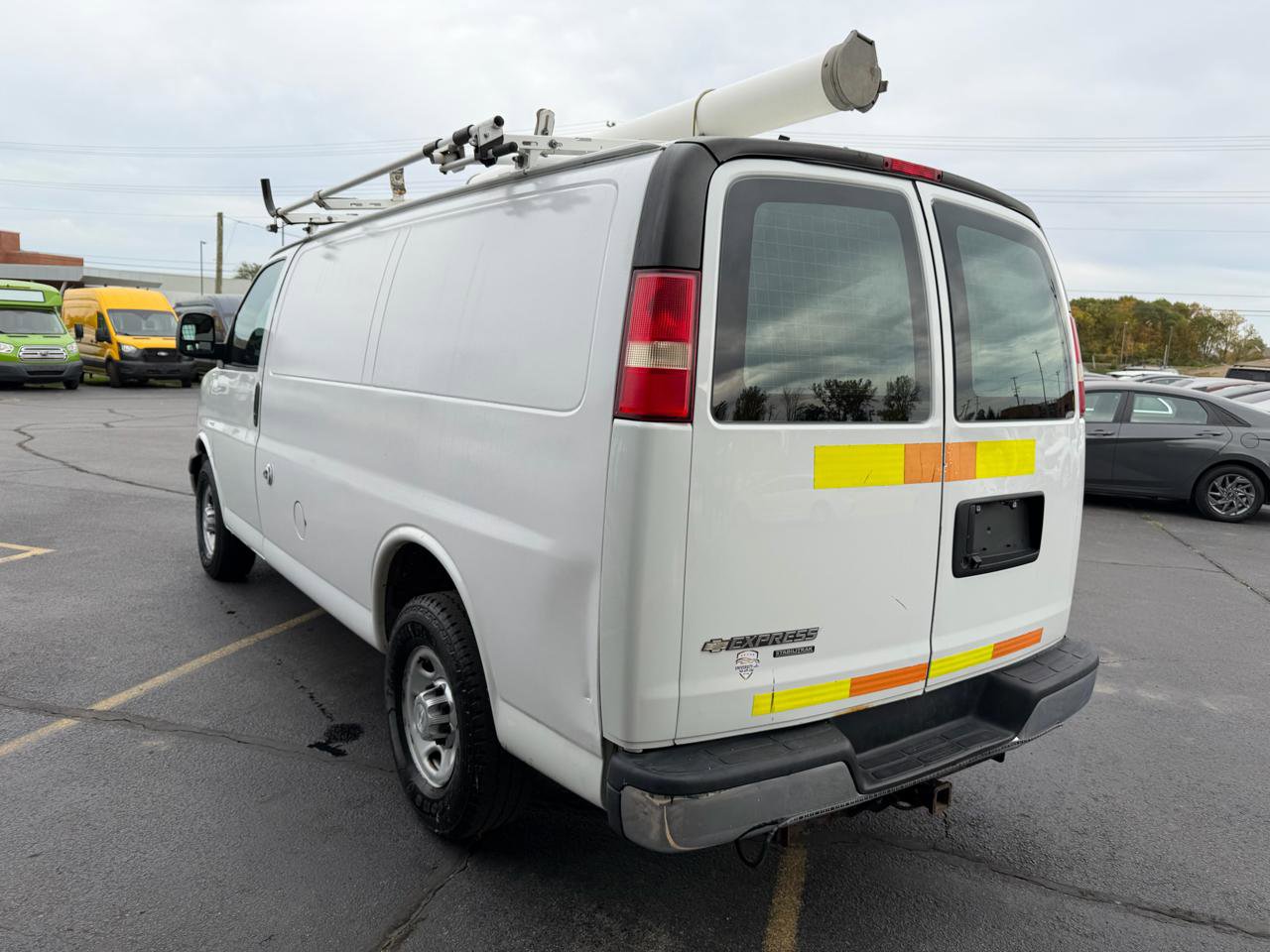Used 2014 Chevrolet Express 2500 RWD image 5