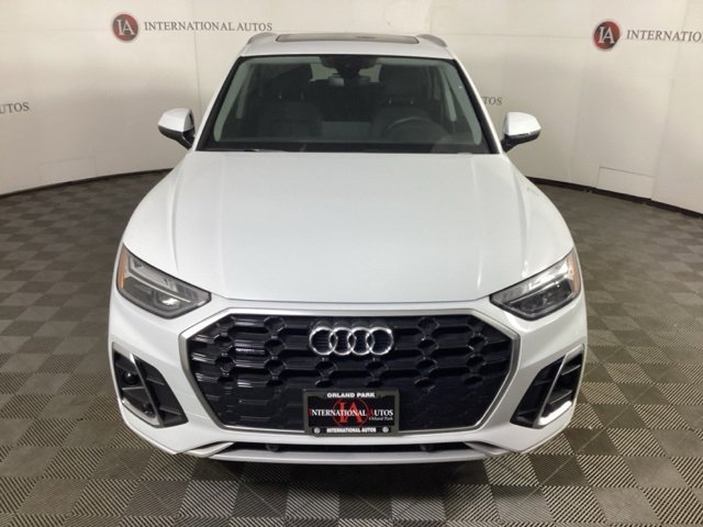 Certified 2023 Audi Q5 2.0T Premium w/ Convenience Package image 2