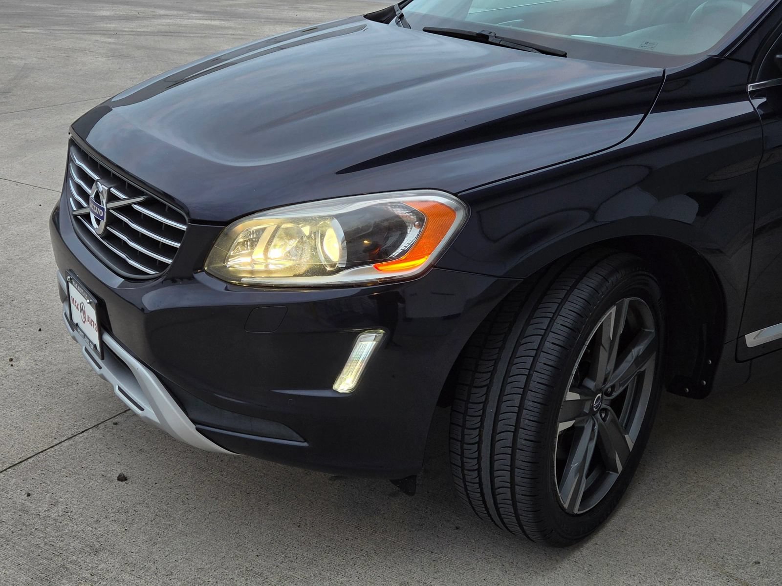 Used 2017 Volvo XC60 T6 Dynamic w/ Preferred Option Package AWD/4WD image 39