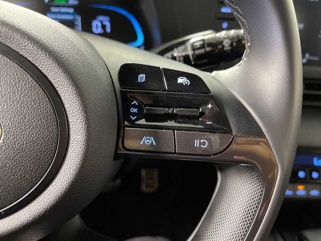 Certified 2025 Hyundai Elantra Sport FWD image 29
