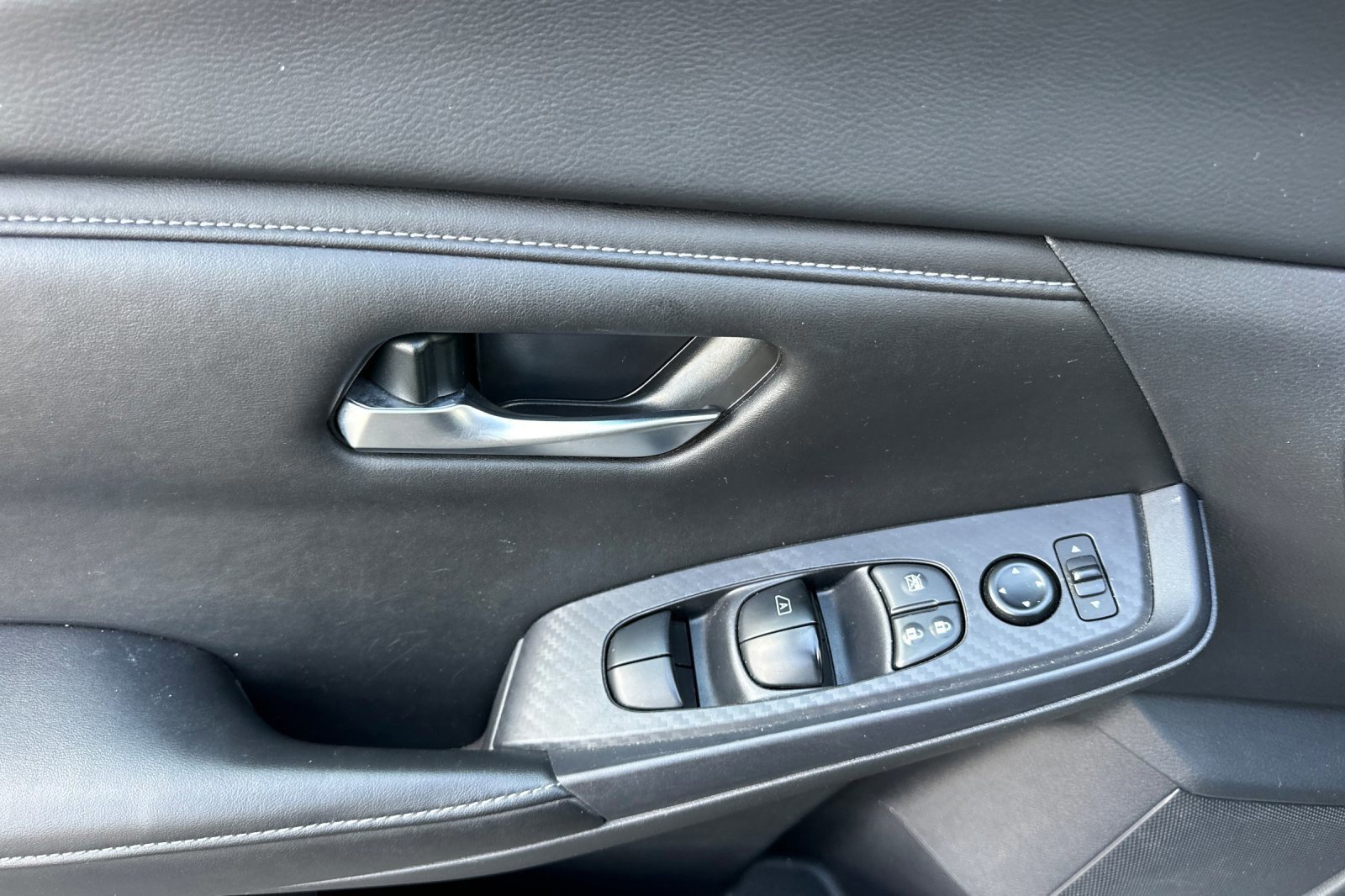 Used 2024 Nissan Sentra SV image 11