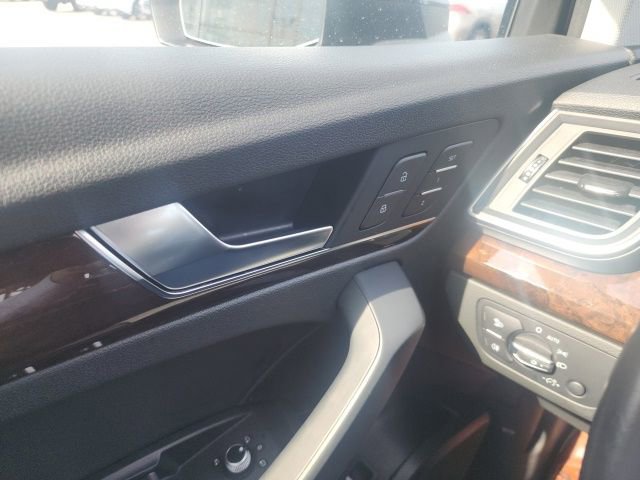 Used 2019 Audi Q5 2.0T Premium Plus AWD/4WD image 19