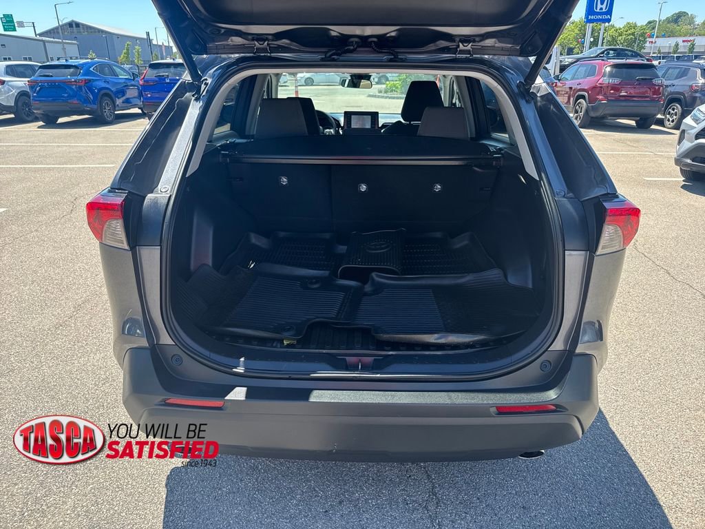 Used 2022 Toyota RAV4 XLE w/ Convenience Package AWD/4WD image 7