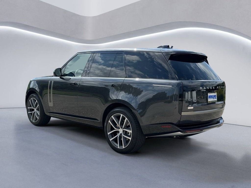 New 2025 Land Rover Range Rover SE image 5