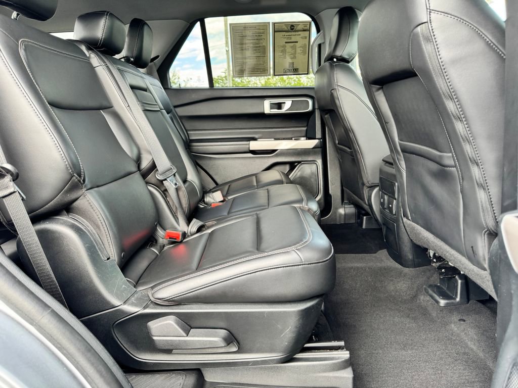 Used 2023 Ford Explorer XLT w/ Equipment Group 202A AWD/4WD image 14