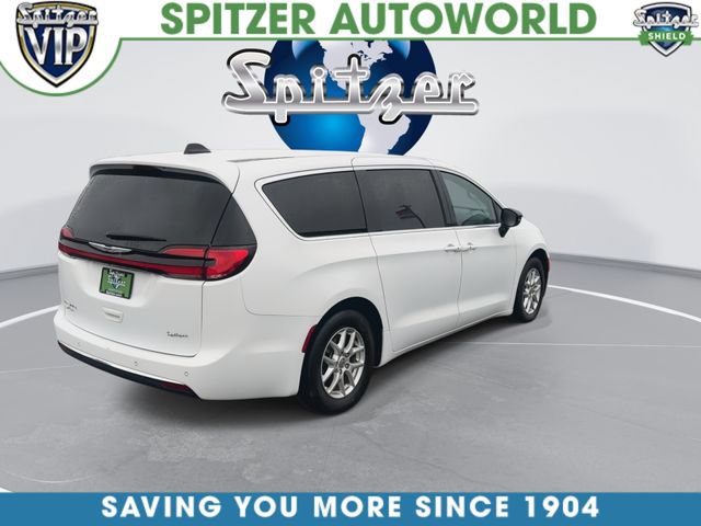 Used 2025 Chrysler Pacifica Select FWD image 9