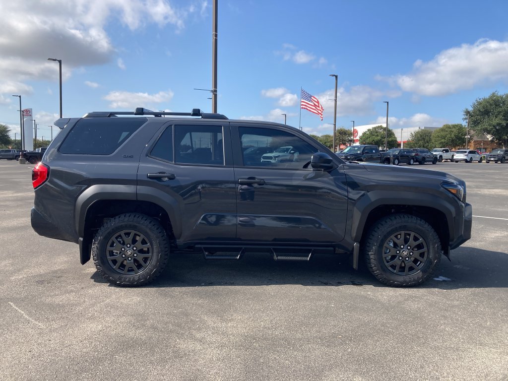 New 2026 Toyota 4Runner SR5 AWD/4WD image 3