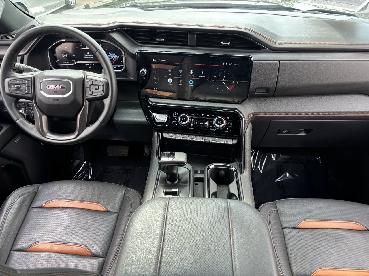 Used 2024 GMC Sierra 1500 AT4 w/ Technology Package AWD/4WD image 13