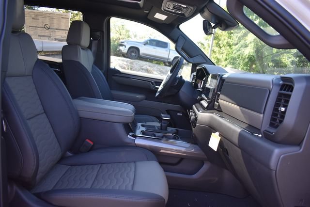 New 2026 Chevrolet Silverado 1500 ZR2 w/ Dark Appearance Package AWD/4WD image 19
