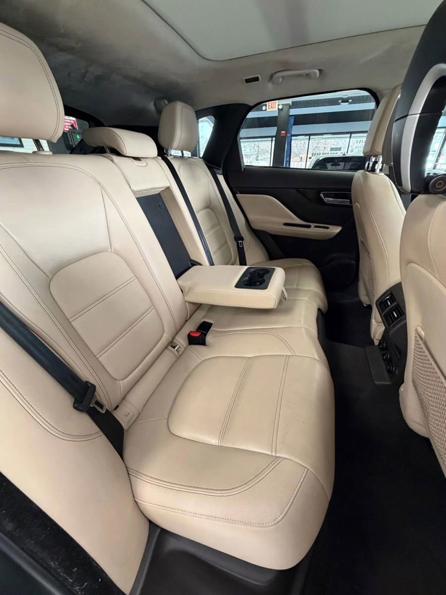 Used 2020 Jaguar F-PACE Prestige image 12