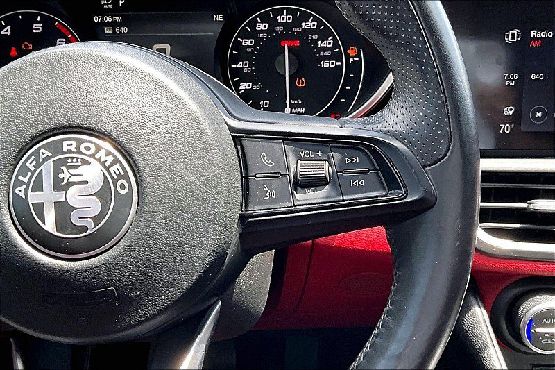 Used 2020 Alfa Romeo Giulia w/ Nero Edizione RWD image 15