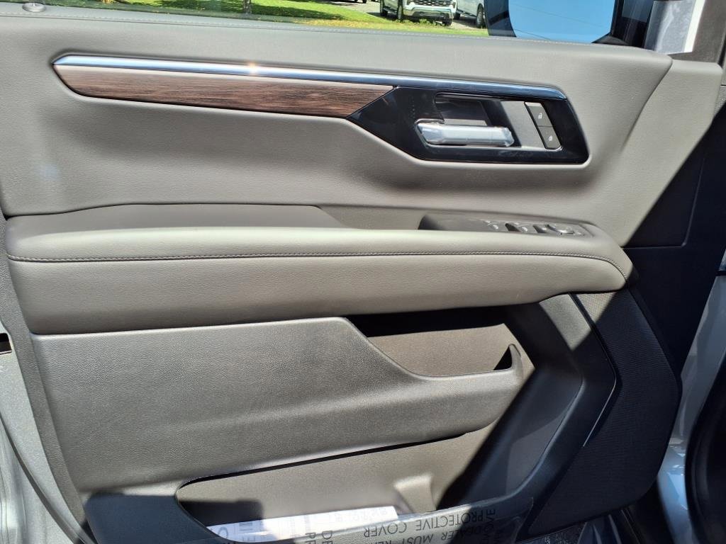 New 2025 Chevrolet Tahoe LS w/ LPO, Dark Essentials Package image 8