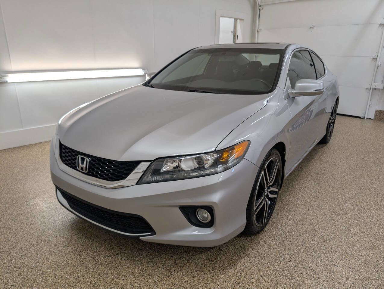 Used 2014 Honda Accord EX image 2