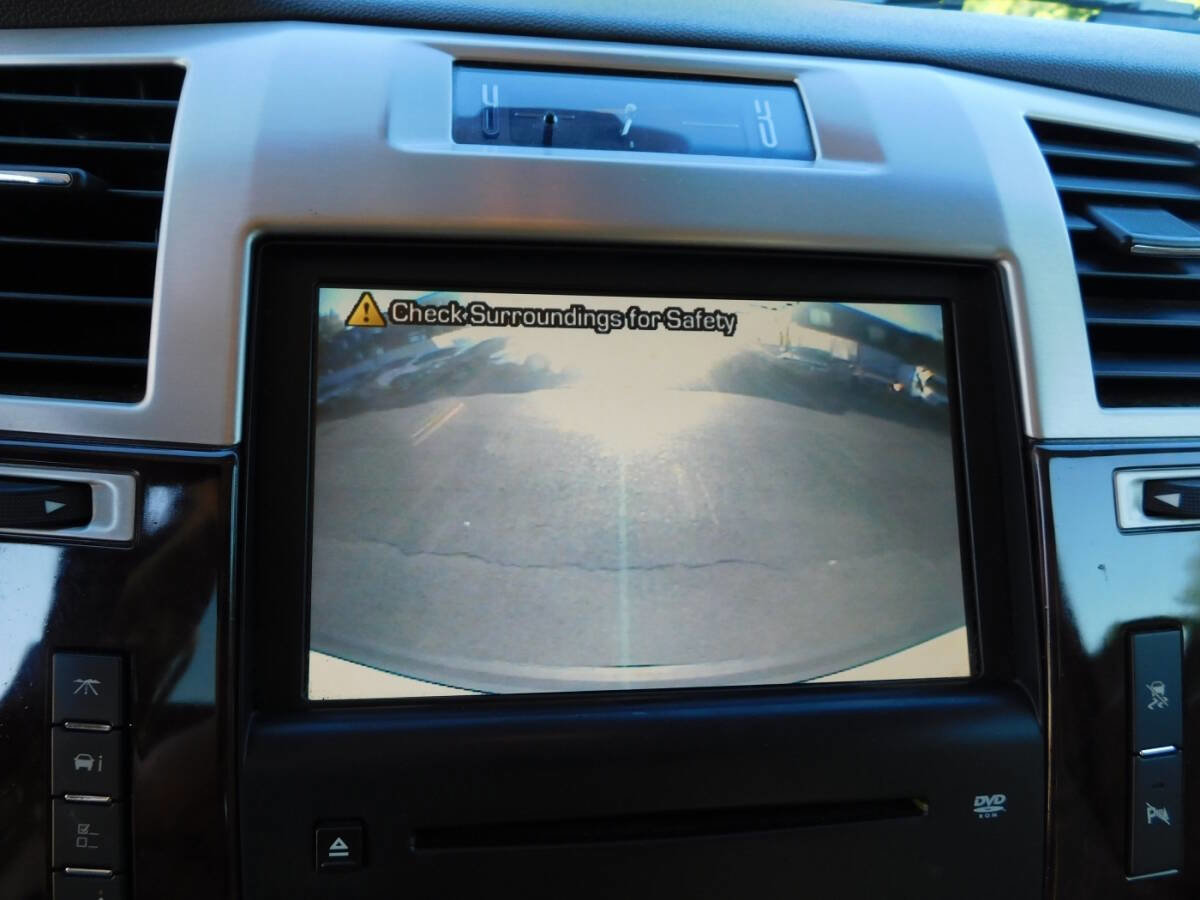 Used 2007 Cadillac Escalade AWD w/ Information Package image 13