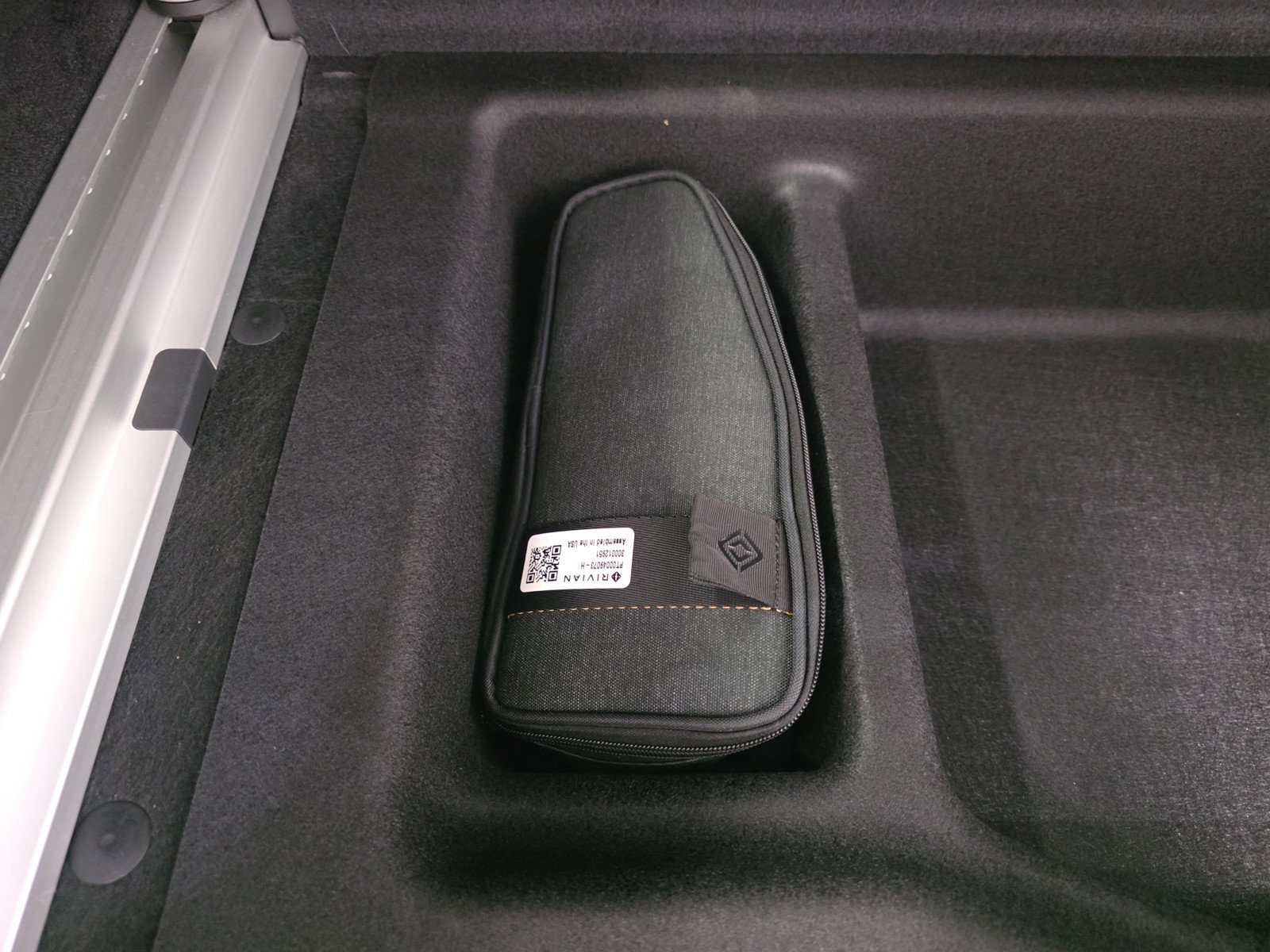 Used 2023 Rivian R1S Adventure AWD/4WD image 34