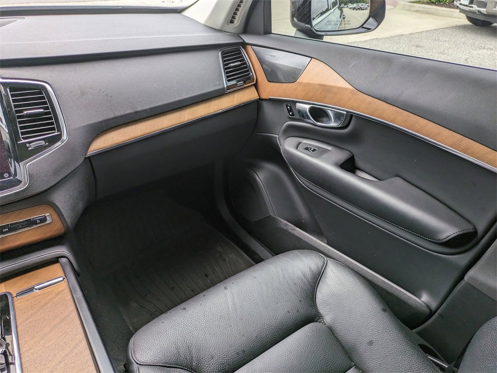 Certified 2023 Volvo XC90 T8 Plus w/ Protection Package Premier image 16